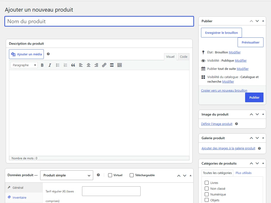 Écran Ajouter un nouveau produit de WooCommerce 11.2.1 : nom du produit, description, cadre Données produit avec le choix Produit simple et les cases Virtuel et Téléchargeable, champ Tarif régulier en euros taxes comprises, et à droite Publier, Image du produit, Galerie produit et Catégories de produits